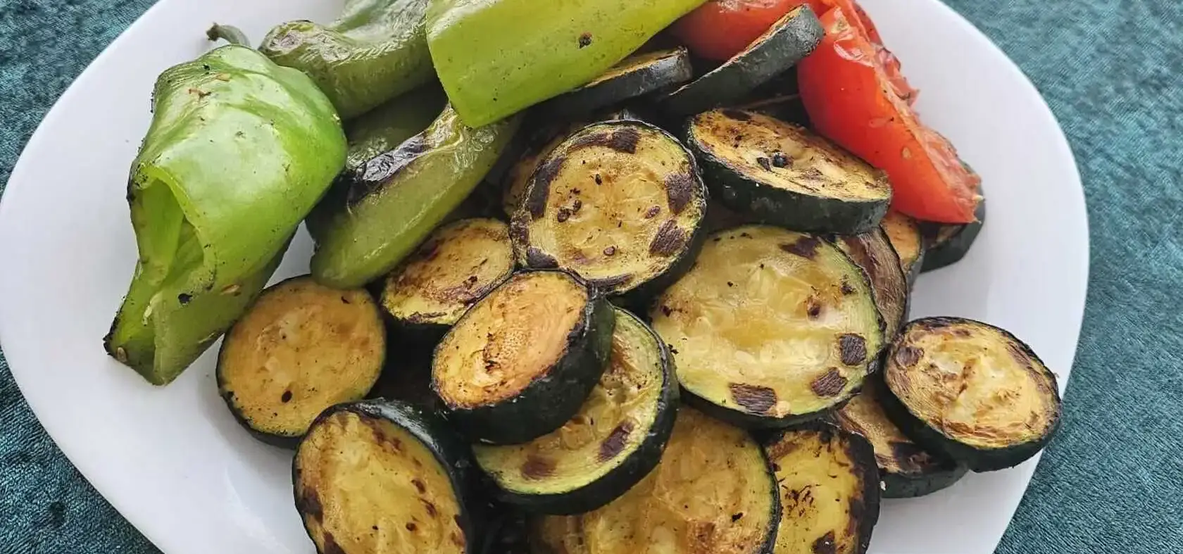 grilled courgettes, green peppers and tomatoes